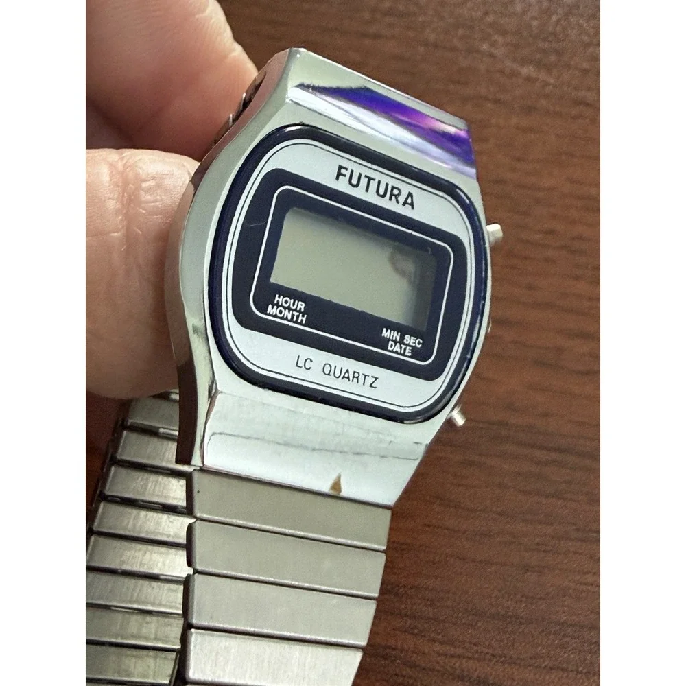 Vintage Men's Futura LC Quartz Stainless Steel Watch Hong Kong Untested